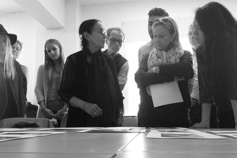 Mary Ellen Mark reviewing work with Students at Iceland workshop | Photo Xpeditions