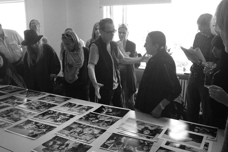 Mary Ellen Mark reviewing work with Students at Iceland workshop | Photo Xpeditions