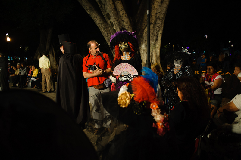 Tino Soriano with Students at Day of the Dead workshop in 2012 by Photo Xpeditions