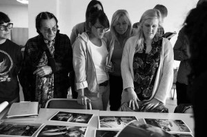 Mary Ellen Mark with Students at Iceland workshop 2013 | Photo Xpeditions