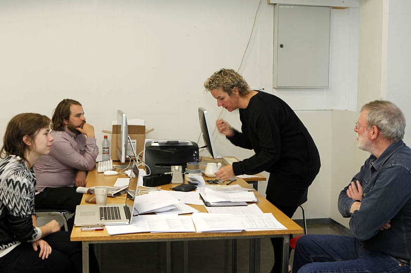 Martin Bell reviewing work with Students on workshop Iceland 2012 | Photo Xpedions