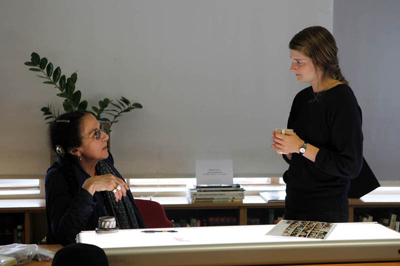 Mary Ellen Mark reviewing work with Students on workshop Iceland 2012 | Photo Xpedions