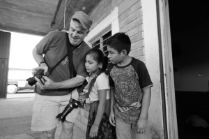 Mary Ellen Mark with Students at Oaxaca workshop 2012 | Photo Xpeditions