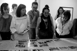 Mary Ellen Mark with Students on workshop Oaxaca 2012 | Photo Xpedions